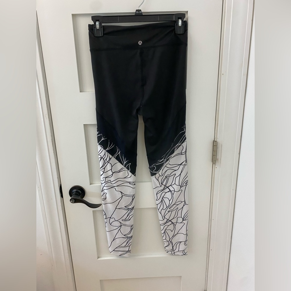 S Black and White Athletic leggings